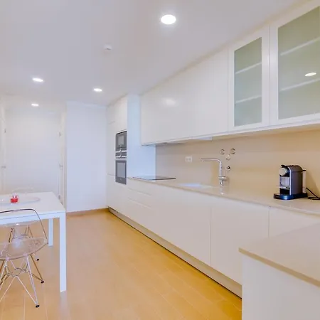 Apartment Brisa Do Mar 2br - Sea Front - Luxury Quarteira